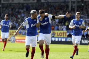  基尔高士丁防守反击高效，德甲弱旅爆冷不断