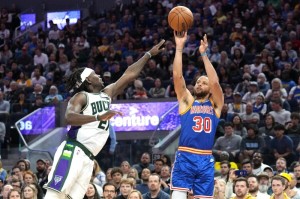  勇士绝杀独行侠，克莱佛光普照