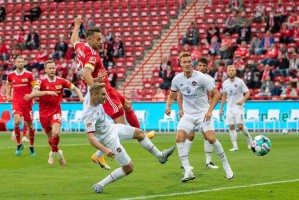  基尔高士丁主场优势荡然无存，连续不胜陷入降级泥潭  