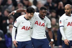  孙兴慜传射建功热刺主场力克阿斯顿维拉